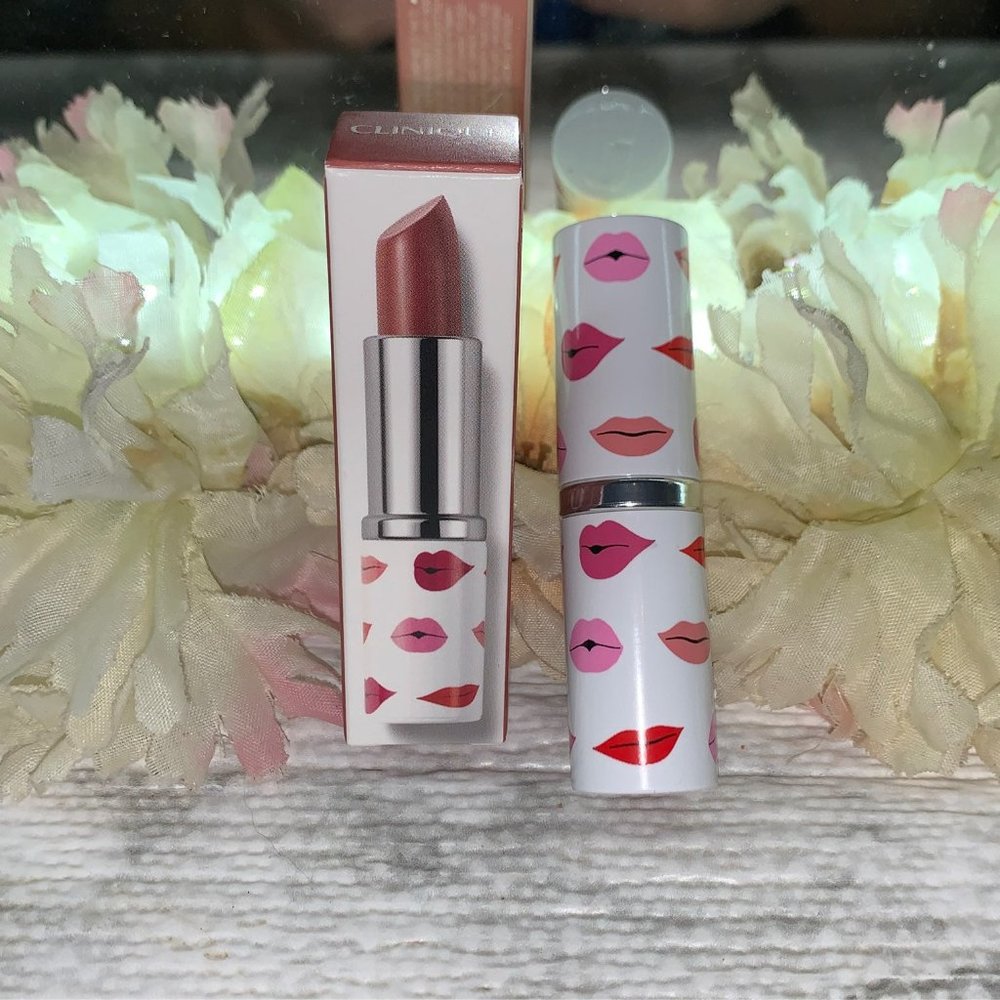 NEW! Pop Lip Colour + Primer - 02 Bare Pop